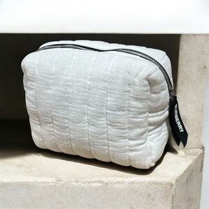 Burberry White Quilted Muslin Makeup Toiletry Bag